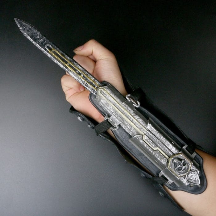 Assassin Wrist Sleeve Sword Cuff Dagger Hidden Blade Edward Kenway Forearm Gauntlet Cosplay Props Syndicate Bracer Outfit 1