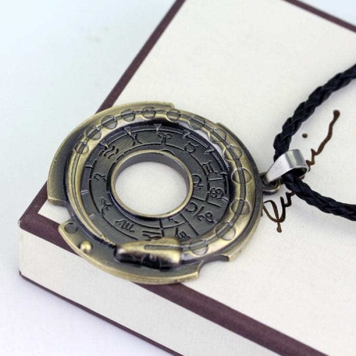 Antique Metal Alloy Assassins Creed Ezio Cosplay Pendant Necklace For Men Women Connor Amulet Necklaces A485 5