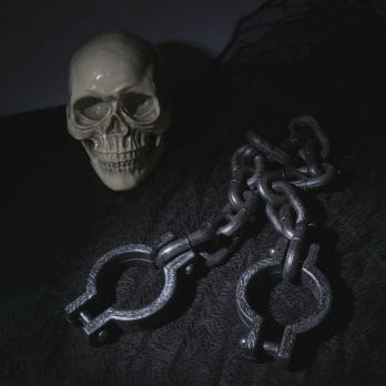 Halloween Cosplay Plastic Wrist Shackles Prison Handcuffs Chain Links for Costume Party Decoration 3